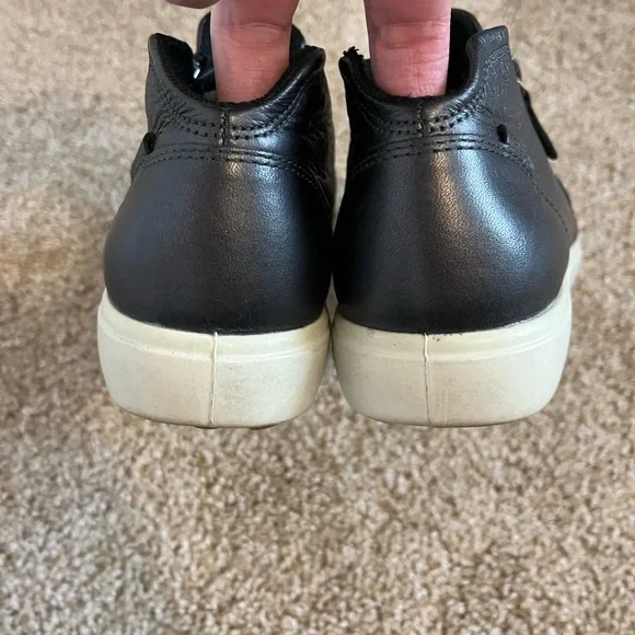 Ecco Soft 7 Metallic Black Leather Side Zip Bootie - Picture 9 of 11